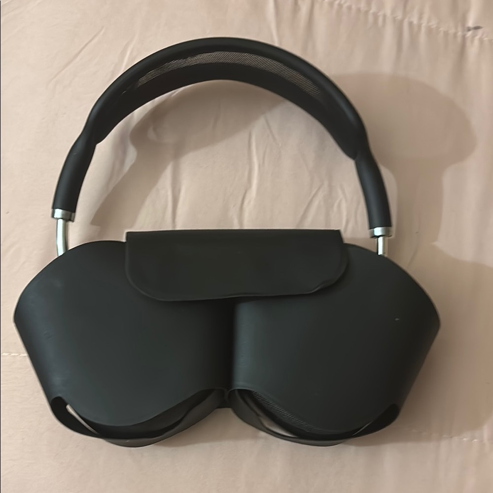 Black VR Headset